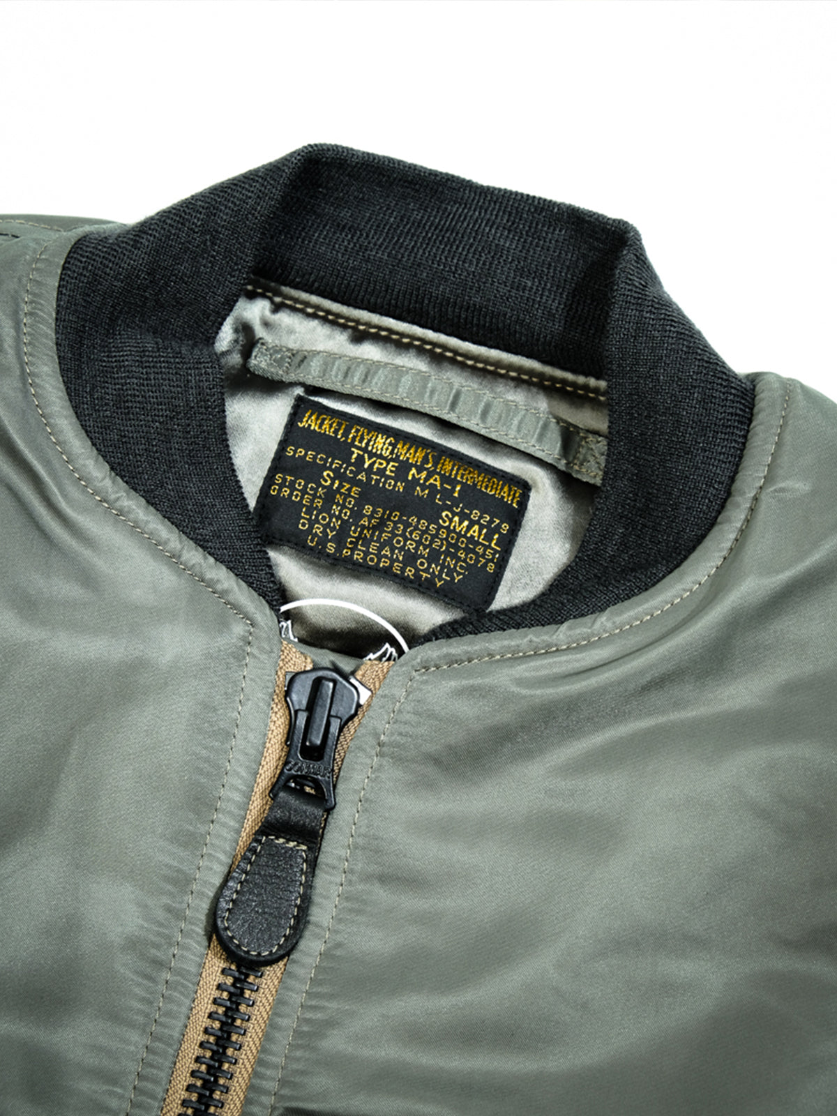 MA-1-flight-jacket-collar
