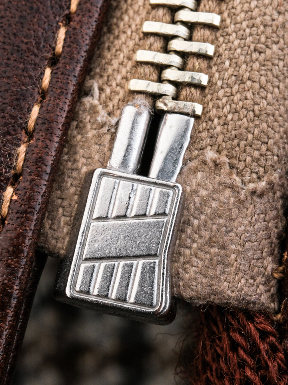 A2-Bomber-Jacket-Horse-Leather-Zipper-Bottom-Display