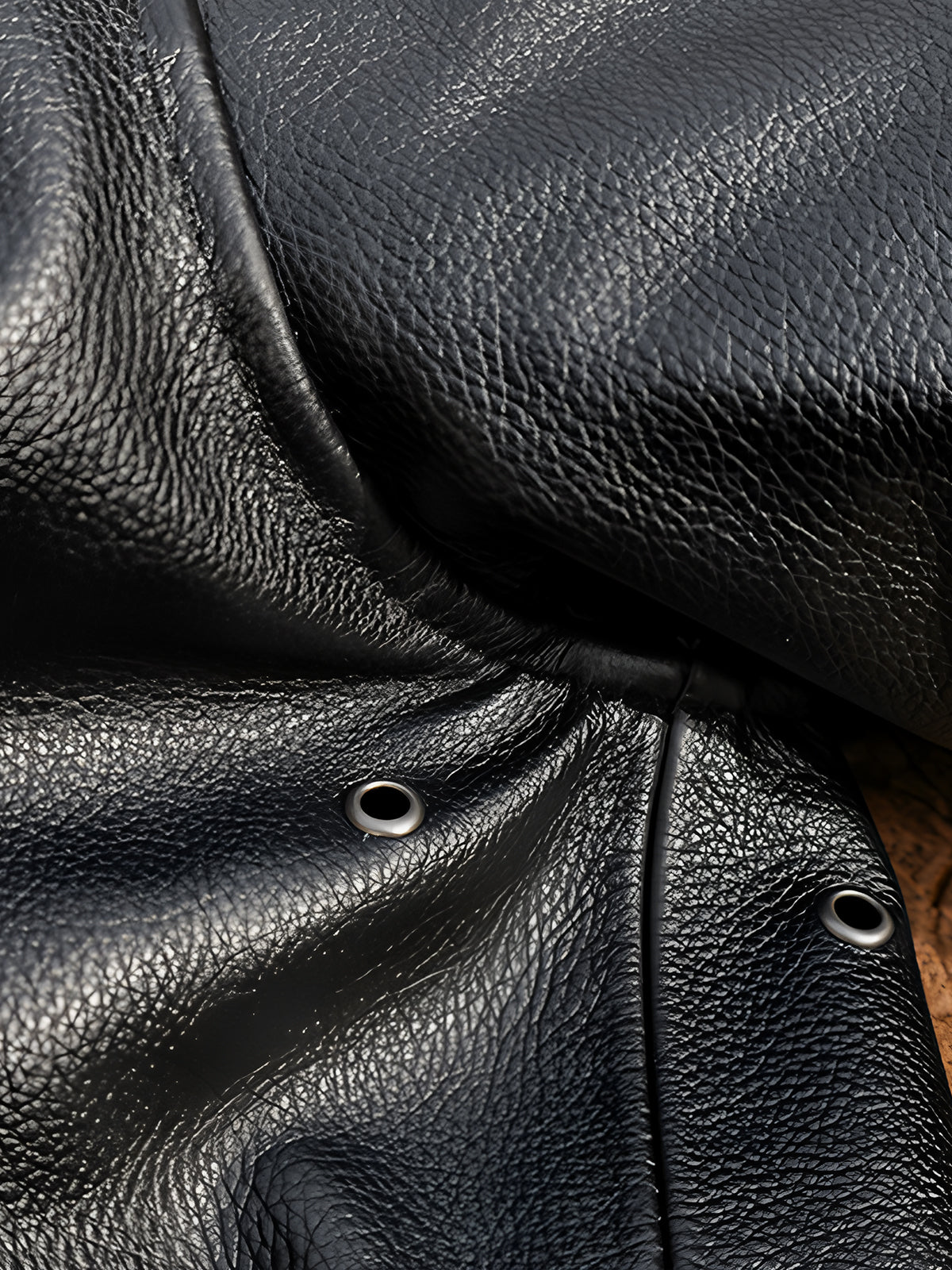 A2-bomber-leather-jacket-underarm-details