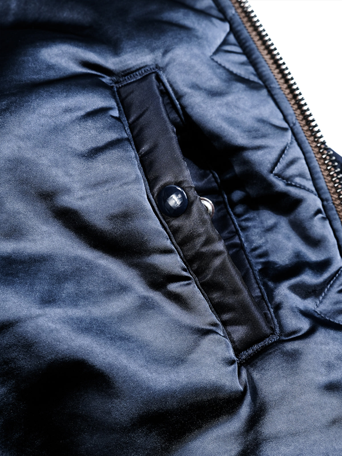 B-15C-Flight-Jacket-Pocket-2