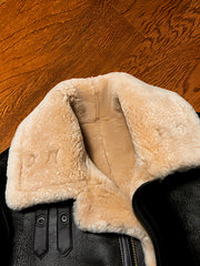 Black-sheepskin-B3-bomber-jacket-collar-detail