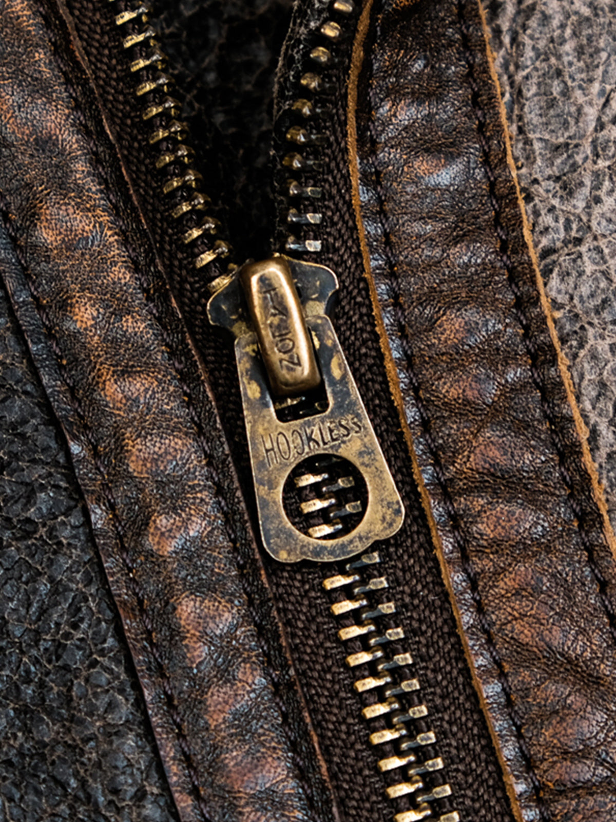 D3-sheepskin-bomber-jacket-zipper-2