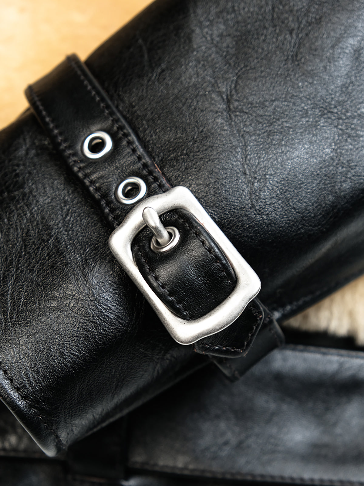 Shearling-Grizzly-Jacket-Beige-Details-10