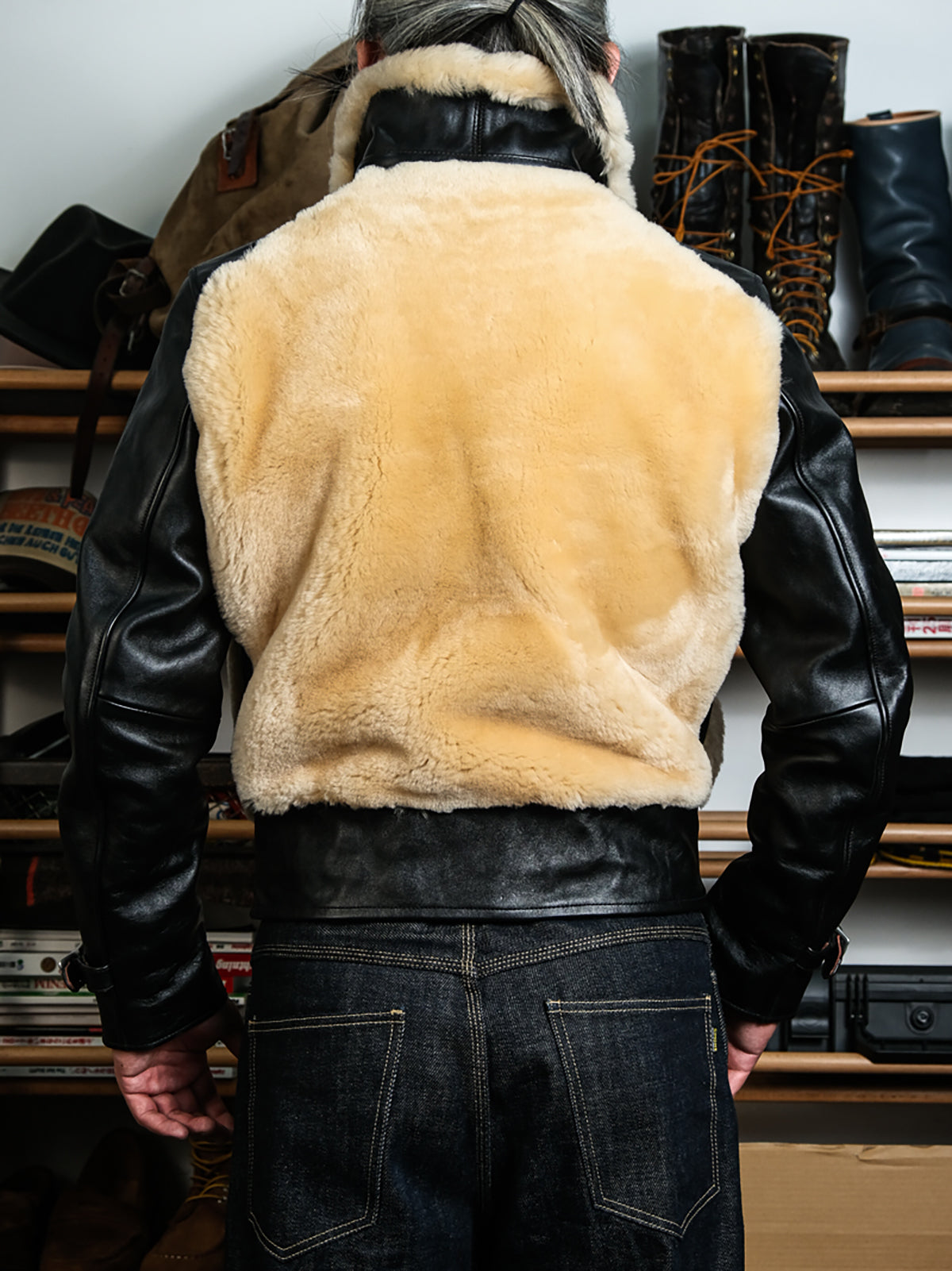 Shearling-Grizzly-Jacket-Beige-_Models-back-view