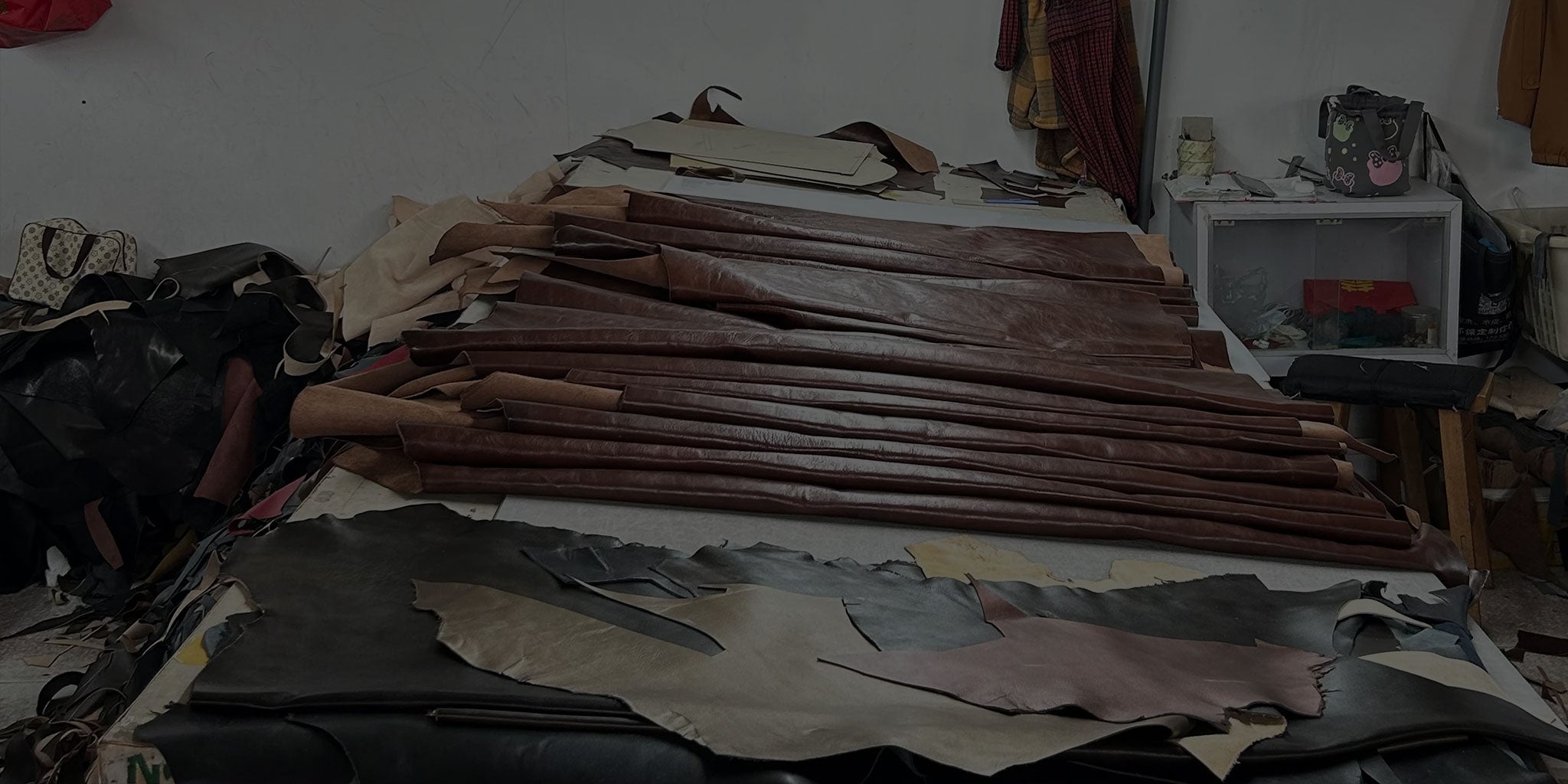 horsehide vs cowhide leather jacket comparison banner